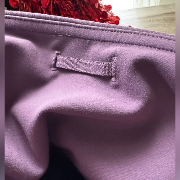 Like new Lululemon Wunder Train High-Rise Ribbed Tight 25"
Grape Thistle 8 - Picture 3 of 8